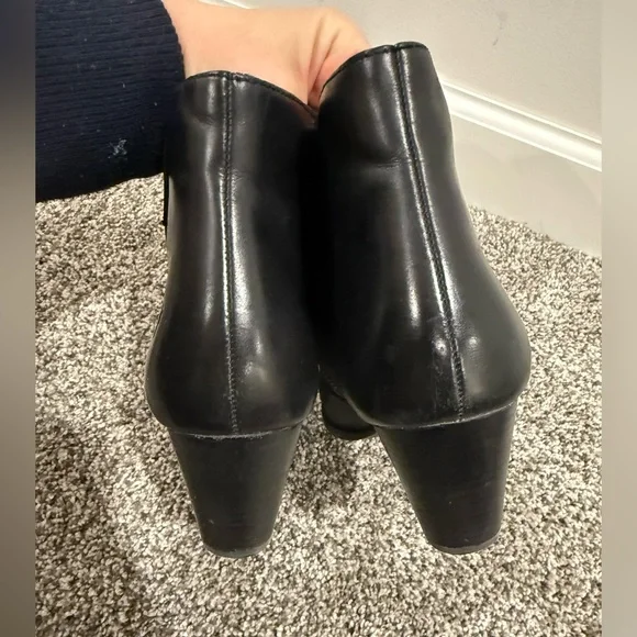 Frye Jennifer Black Leather Ankle Booties, size 9.5 - Picture 6 of 16